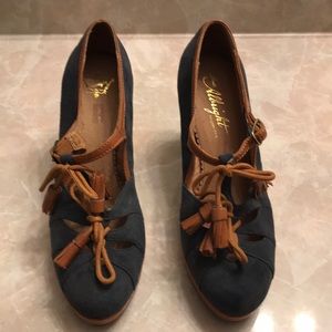 Miss Albright Suede Pump